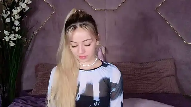 STELLA RICH online show from February 10, 2025, 9:04 pm