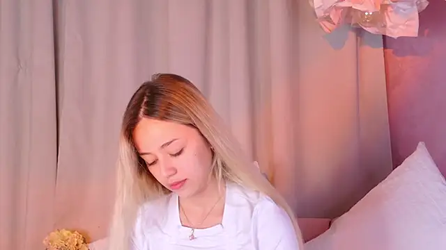 STELLA RICH online show from September 15, 2025, 9:15 pm