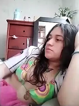 Snapshot of Yaz_Moon chatting on February 5, 2025, 11:34 am Yaz Moon online show from February 5, 2025, 11:34 am