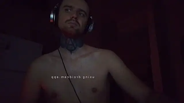 Snapshot of HappyZebra13 chatting on February 6, 2025, 12:11 am HappyZebra13 online show from February 6, 2025, 12:11 am