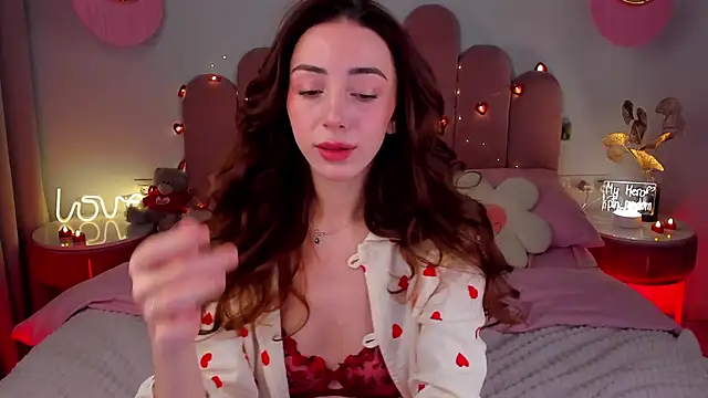 Snapshot of ElsaYoung chatting on February 15, 2025, 8:33 pm ElsaYoung online show from February 15, 2025, 8:33 pm