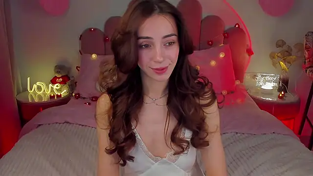 Snapshot of ElsaYoung chatting on February 21, 2025, 6:18 am ElsaYoung online show from February 21, 2025, 6:18 am