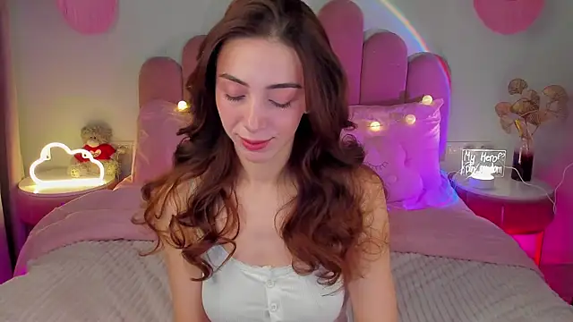 Snapshot of ElsaYoung chatting on February 23, 2025, 6:17 am ElsaYoung online show from February 23, 2025, 6:17 am