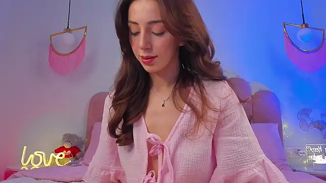 Snapshot of ElsaYoung chatting on March 14, 2025, 8:28 pm ElsaYoung online show from March 14, 2025, 8:28 pm