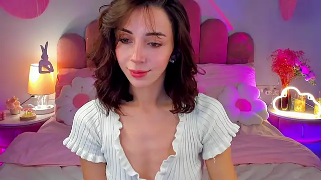 Snapshot of ElsaYoung chatting on October 11, 2025, 7:01 pm ElsaYoung online show from October 11, 2025, 7:01 pm