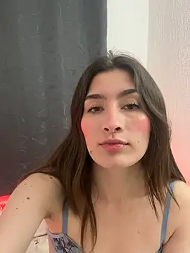 Snapshot of LuneObscure chatting on January 6, 2025, 2:04 am LuneObscure online show from January 6, 2025, 2:04 am