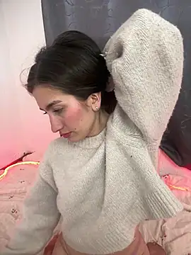 Snapshot of LuneObscure chatting on January 6, 2025, 11:18 am LuneObscure online show from January 6, 2025, 11:18 am