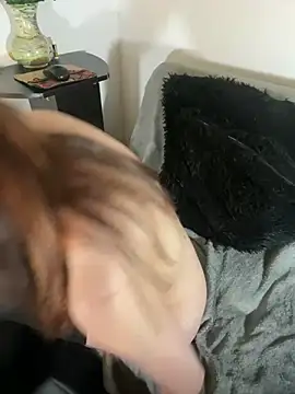 Snapshot of LuneObscure chatting on March 3, 2025, 8:16 am LuneObscure online show from March 3, 2025, 8:16 am