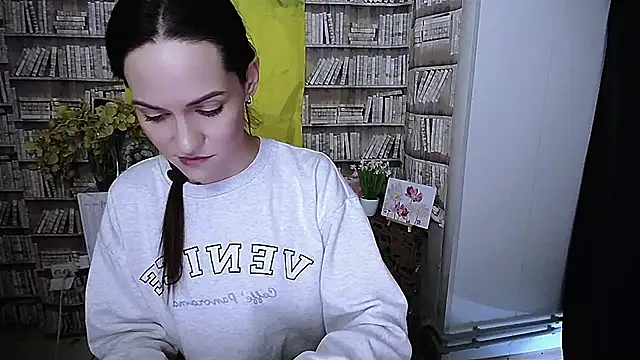 Lina Star S online show from November 24, 2025, 10:15 am