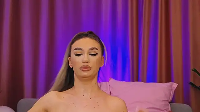 Snapshot of FelyJolie chatting on March 1, 2025, 7:19 am FelyJolie online show from March 1, 2025, 7:19 am