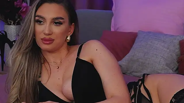 Snapshot of FelyJolie chatting on March 11, 2025, 8:30 am FelyJolie online show from March 11, 2025, 8:30 am