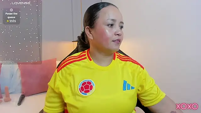 Snapshot of linda_rios_ chatting on June 17, 2026, 8:21 pm linda rios online show from June 17, 2026, 8:21 pm