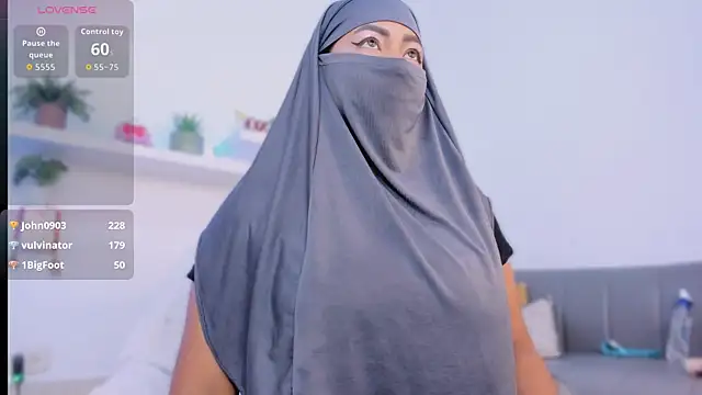 jazmin anbar online show from October 12, 2025, 6:40 pm