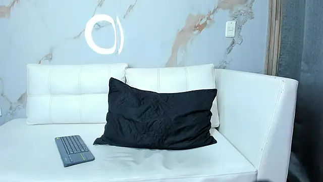 Snapshot of Milaspetite chatting on February 19, 2025, 12:25 am Milaspetite online show from February 19, 2025, 12:25 am