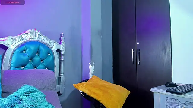 elizabeth rosa21 online show from January 27, 2025, 7:35 pm