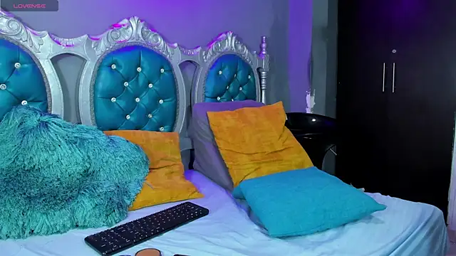 elizabeth rosa21 online show from February 6, 2025, 4:03 pm