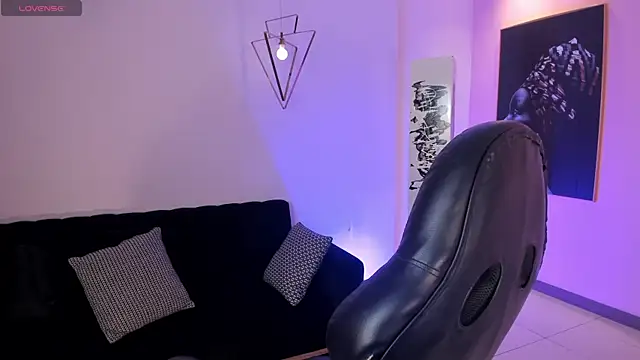 MiaFarrell  online show from September 30, 2025, 6:35 pm