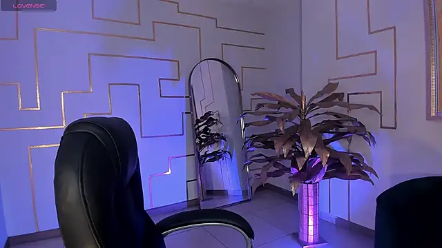 Snapshot of MiaFarrell_ chatting on November 19, 2025, 6:19 pm MiaFarrell online show from November 19, 2025, 6:19 pm