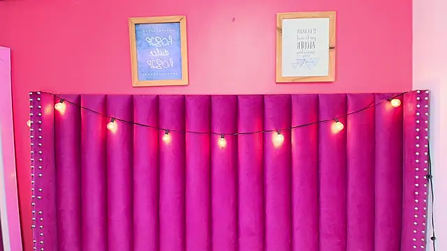 kinkyandsavage online show from February 13, 2025, 7:31 pm