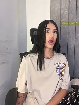 Cassie howard  online show from February 19, 2025, 5:38 am