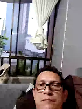 Snapshot of Bombi22 chatting on December 13, 2024, 10:45 pm Bombi22 online show from December 13, 2024, 10:45 pm