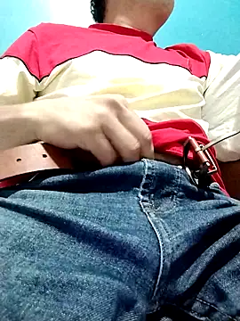 Snapshot of Bombi22 chatting on January 3, 2025, 3:38 am Bombi22 online show from January 3, 2025, 3:38 am