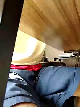 Snapshot of Bombi22 chatting on January 8, 2025, 4:11 pm Bombi22 online show from January 8, 2025, 4:11 pm