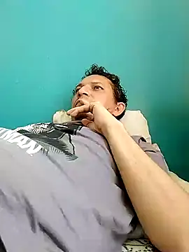 Snapshot of Bombi22 chatting on January 12, 2025, 3:14 pm Bombi22 online show from January 12, 2025, 3:14 pm