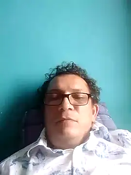 Snapshot of Bombi22 chatting on February 9, 2025, 6:47 pm Bombi22 online show from February 9, 2025, 6:47 pm