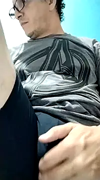 Snapshot of Bombi22 chatting on February 15, 2025, 2:47 am Bombi22 online show from February 15, 2025, 2:47 am