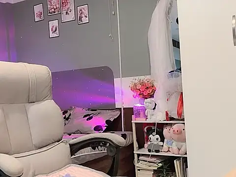 Eva-Public online show from February 26, 2025, 4:45 pm