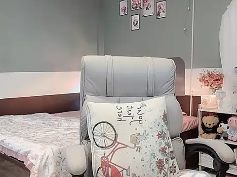 Eva-Public online show from March 19, 2025, 4:47 am