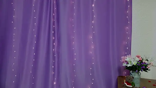 Lana  Cute  online show from April 21, 2026, 2:12 pm