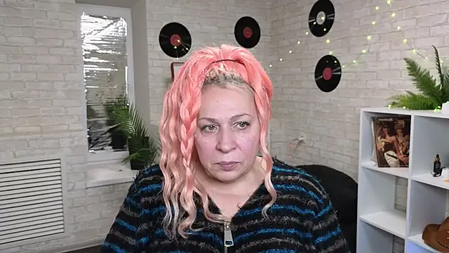 Penelope Pinky online show from December 16, 2024, 5:00 pm