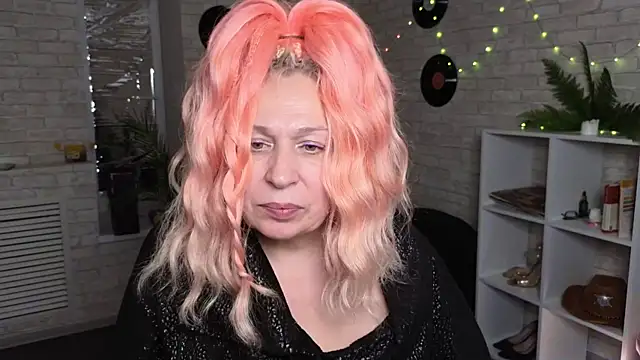 Penelope Pinky online show from December 20, 2024, 11:58 pm