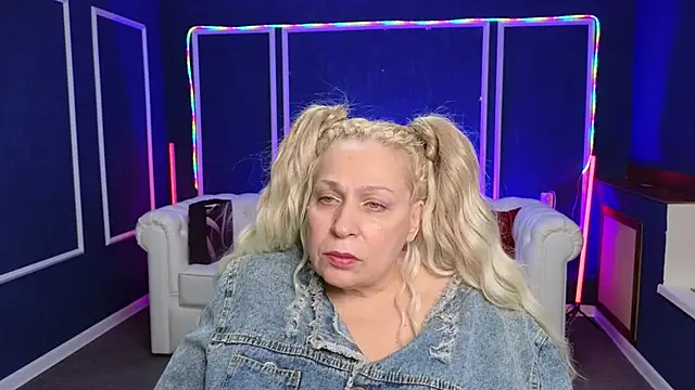 Penelope Pinky online show from January 7, 2025, 11:35 pm