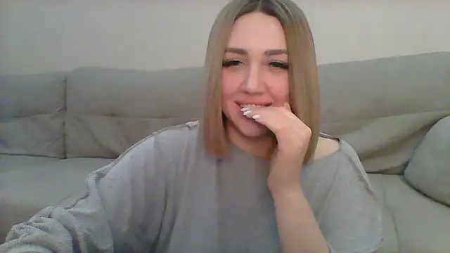 Snapshot of VickyLove047 chatting on January 8, 2025, 8:38 am VickyLove047 online show from January 8, 2025, 8:38 am