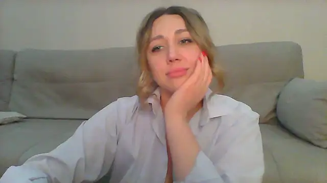Snapshot of VickyLove047 chatting on March 9, 2025, 8:18 am VickyLove047 online show from March 9, 2025, 8:18 am