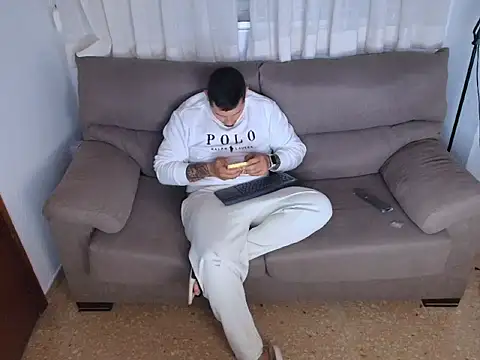 Snapshot of Geishastudios chatting on October 27, 2025, 9:19 pm Geishastudios online show from October 27, 2025, 9:19 pm