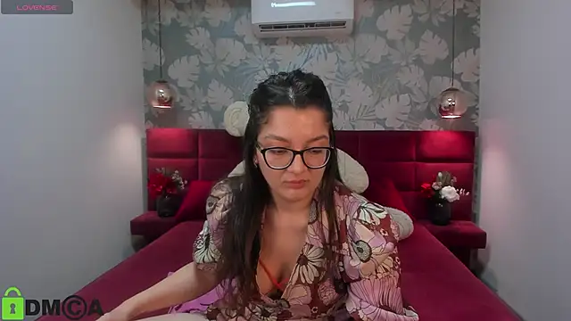 Snapshot of ZarifaBev chatting on January 11, 2025, 1:27 am ZarifaBev online show from January 11, 2025, 1:27 am