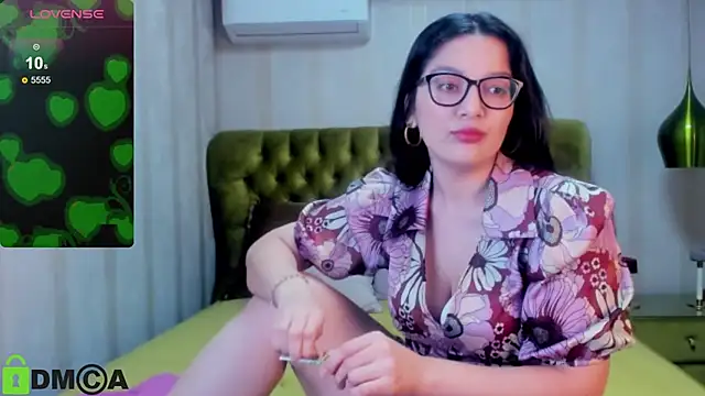 Snapshot of ZarifaBev chatting on February 2, 2025, 12:46 pm ZarifaBev online show from February 2, 2025, 12:46 pm
