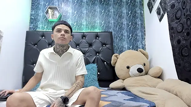 exotic hot couple online show from January 10, 2026, 11:42 pm