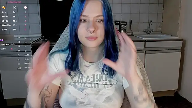 Snapshot of tender_kiitty chatting on September 14, 2025, 2:49 pm tender kiitty online show from September 14, 2025, 2:49 pm