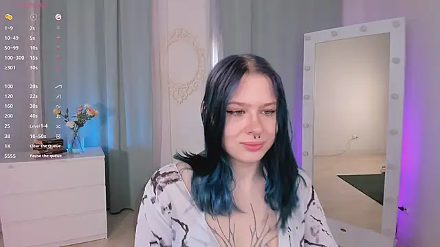 Snapshot of tender_kiitty chatting on May 7, 2026, 10:42 am tender kiitty online show from May 7, 2026, 10:42 am