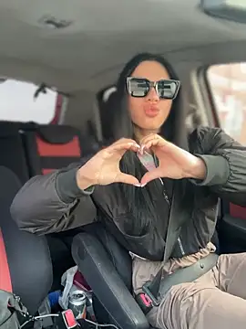 JulliaVegas online show from March 9, 2025, 2:18 am