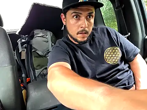 Snapshot of Bigsakzak chatting on September 23, 2025, 8:23 pm Bigsakzak online show from September 23, 2025, 8:23 pm