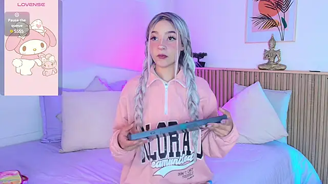 Snapshot of EmmaJhonnsson chatting on February 26, 2025, 8:44 pm EmmaJhonnsson online show from February 26, 2025, 8:44 pm