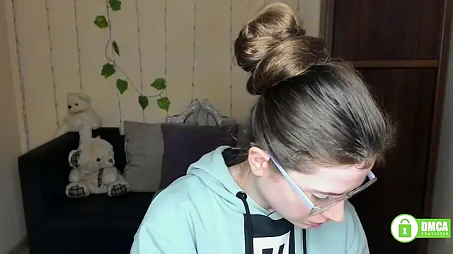 Snapshot of Alicia_redfollow chatting on February 1, 2025, 12:26 pm Alicia redfollow online show from February 1, 2025, 12:26 pm