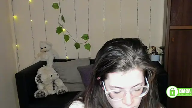 Snapshot of Alicia_redfollow chatting on February 13, 2025, 3:39 am Alicia redfollow online show from February 13, 2025, 3:39 am