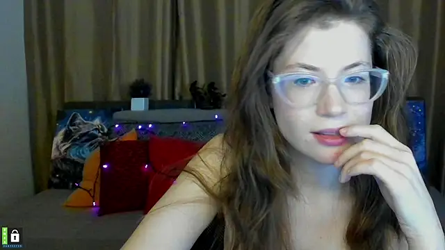 Snapshot of Alicia_redfollow chatting on February 17, 2025, 12:43 am Alicia redfollow online show from February 17, 2025, 12:43 am